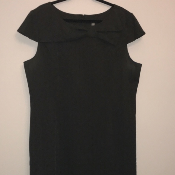 VOIR VOIR Black Dress with Bow and Cap Sleeves